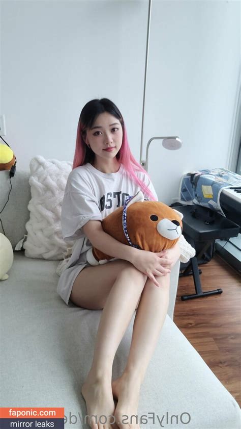 dear.chuu OnlyFans Leaks 2025