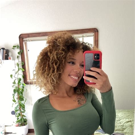 aprilblazefree OnlyFans Leaks 2025