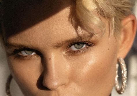 julialogan OnlyFans Leaks 2025