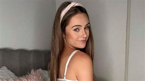 hannahsmithxo OnlyFans Leaks 2025
