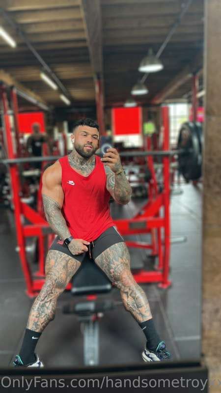 handsometroyxxl OnlyFans Leaks 2025