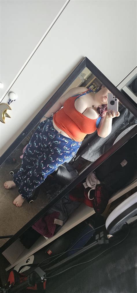 r0xiev0nr0uge OnlyFans Leaks 2025