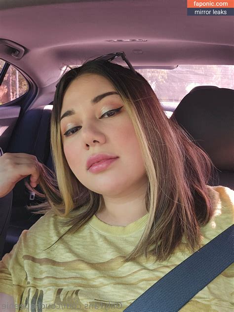 couchqueenie OnlyFans Leaks 2025