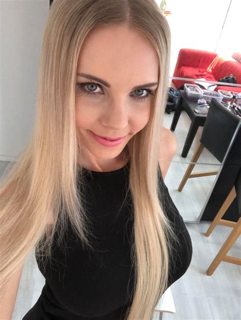 floranerussell OnlyFans Leaks 2025
