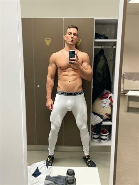 hungflak OnlyFans Leaks 2025
