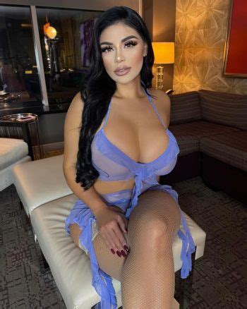 vianeyfrias OnlyFans Leaks 2025