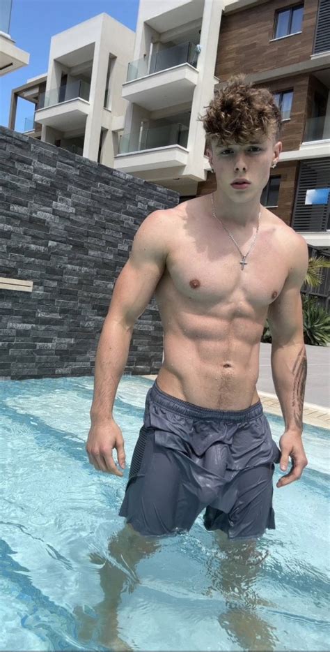 mickey_frost69 OnlyFans Leaks 2025