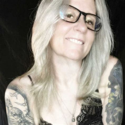 artsyinkedblonde OnlyFans Leaks 2025