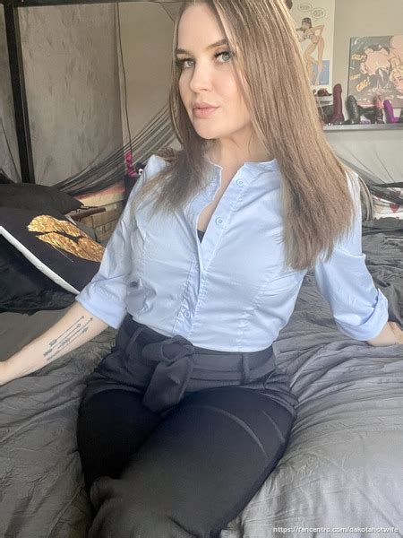 DakotaHotwife Fansly Leaks 2025