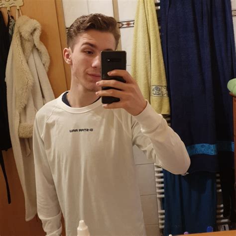 yzaiic OnlyFans Leaks 2025