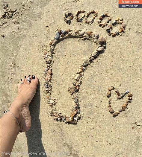 feetworthfollowing OnlyFans Leaks 2025