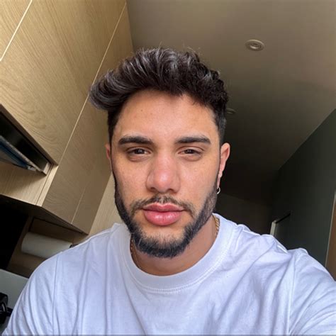 robisramiress OnlyFans Leaks 2025