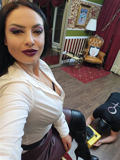 yesmistressella OnlyFans Leaks 2025