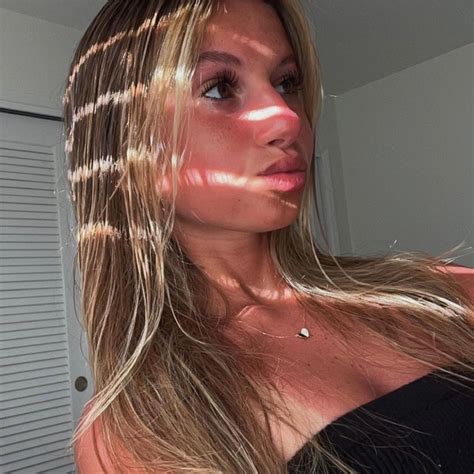 ashleybelucci OnlyFans Leaks 2025