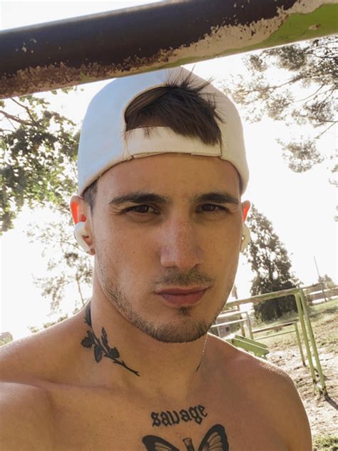 ezeonline OnlyFans Leaks 2025