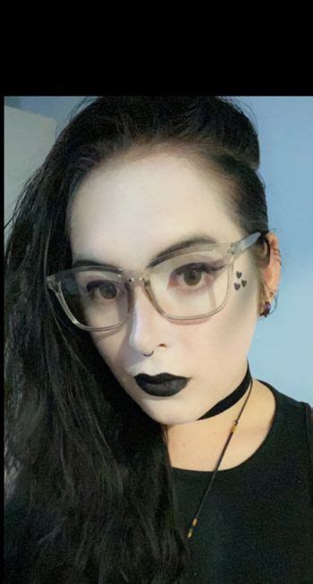 misslunaflower OnlyFans Leaks 2025
