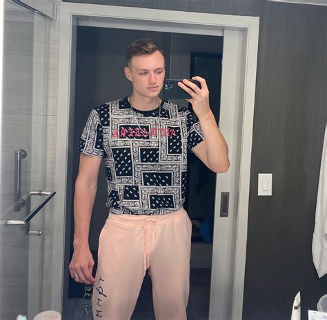 champggne OnlyFans Leaks 2025