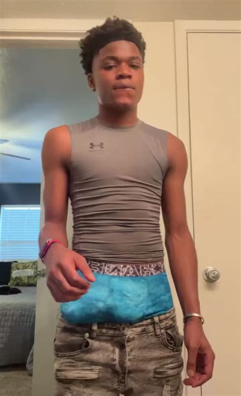 darealwholelottagaysh OnlyFans Leaks 2025