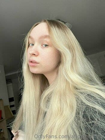 angel_adrianaxo OnlyFans Leaks 2025