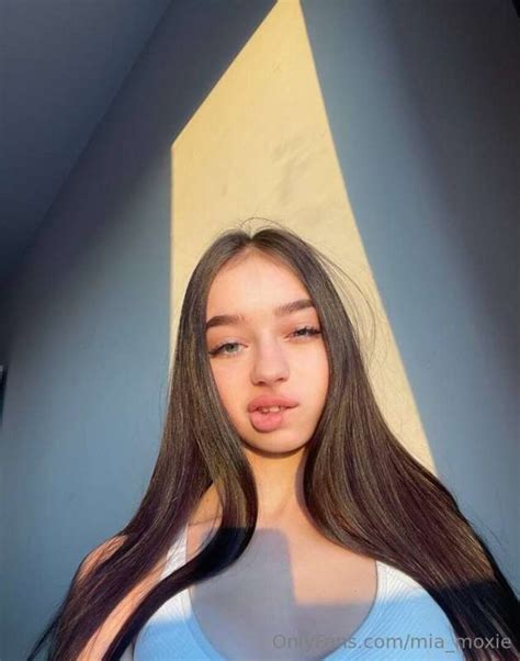 mia_moxie OnlyFans Leaks 2025