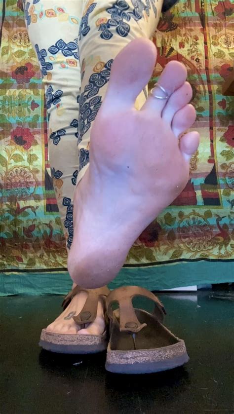 kira.sexyfeet OnlyFans Leaks 2025