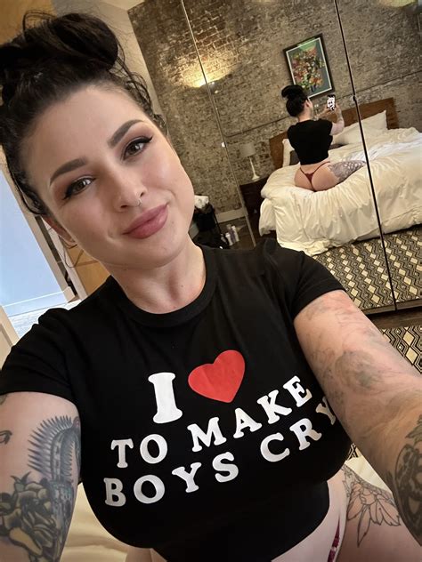 vickieenovak OnlyFans Leaks 2025