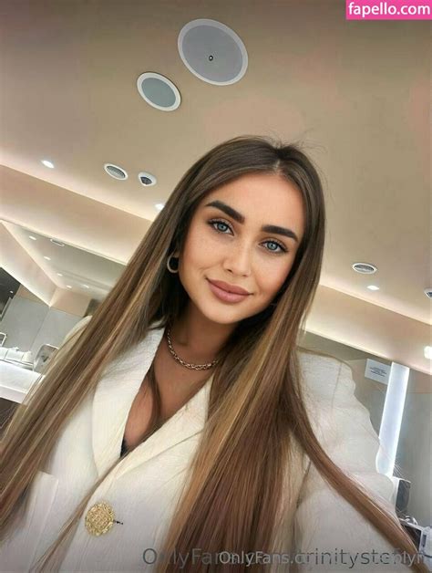 crln_carolyn OnlyFans Leaks 2025