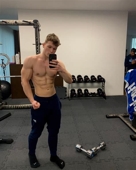 hotguymarc OnlyFans Leaks 2025