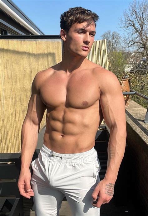 younghungguyof OnlyFans Leaks 2025