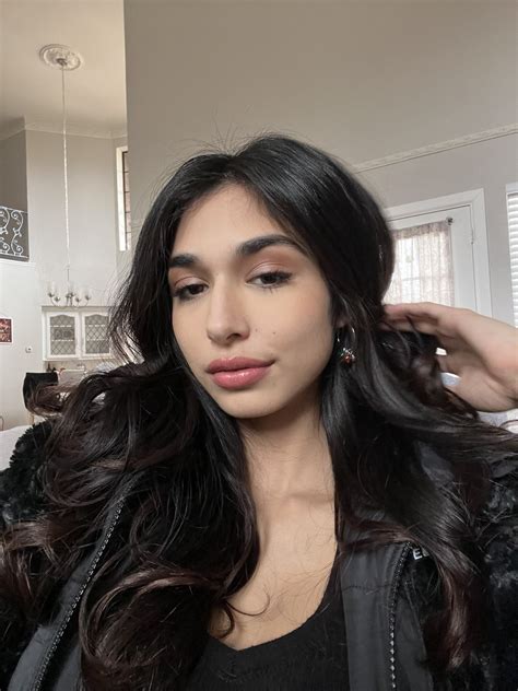 reinaraexxx OnlyFans Leaks 2025