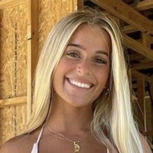 chloerobertsxo OnlyFans Leaks 2025