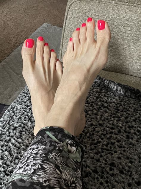 softsoles.prettytoesxoxo OnlyFans Leaks 2025