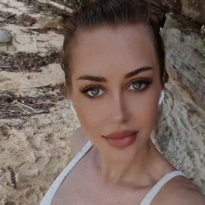 reneelouise.xx OnlyFans Leaks 2025