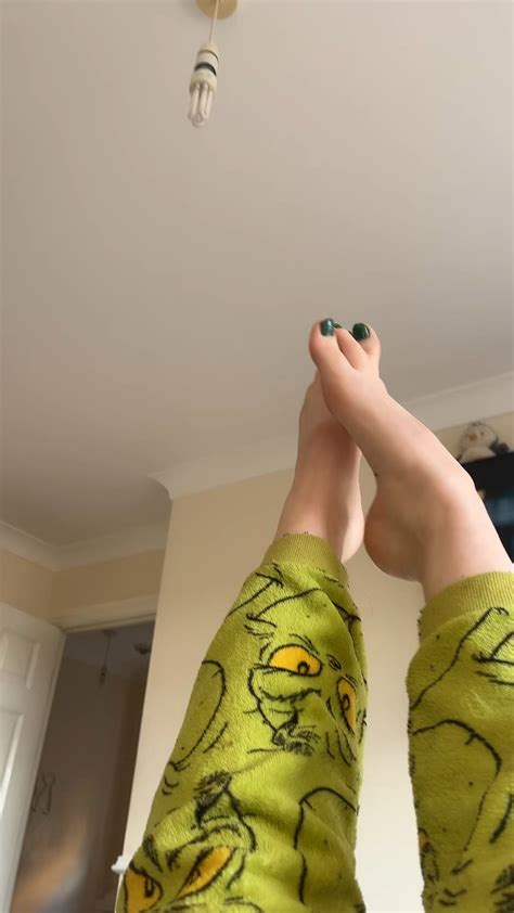 lookatthosetoes69690 OnlyFans Leaks 2025