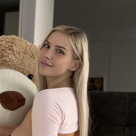 emmy.blum OnlyFans Leaks 2025