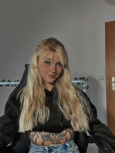 rira.rays2 OnlyFans Leaks 2025
